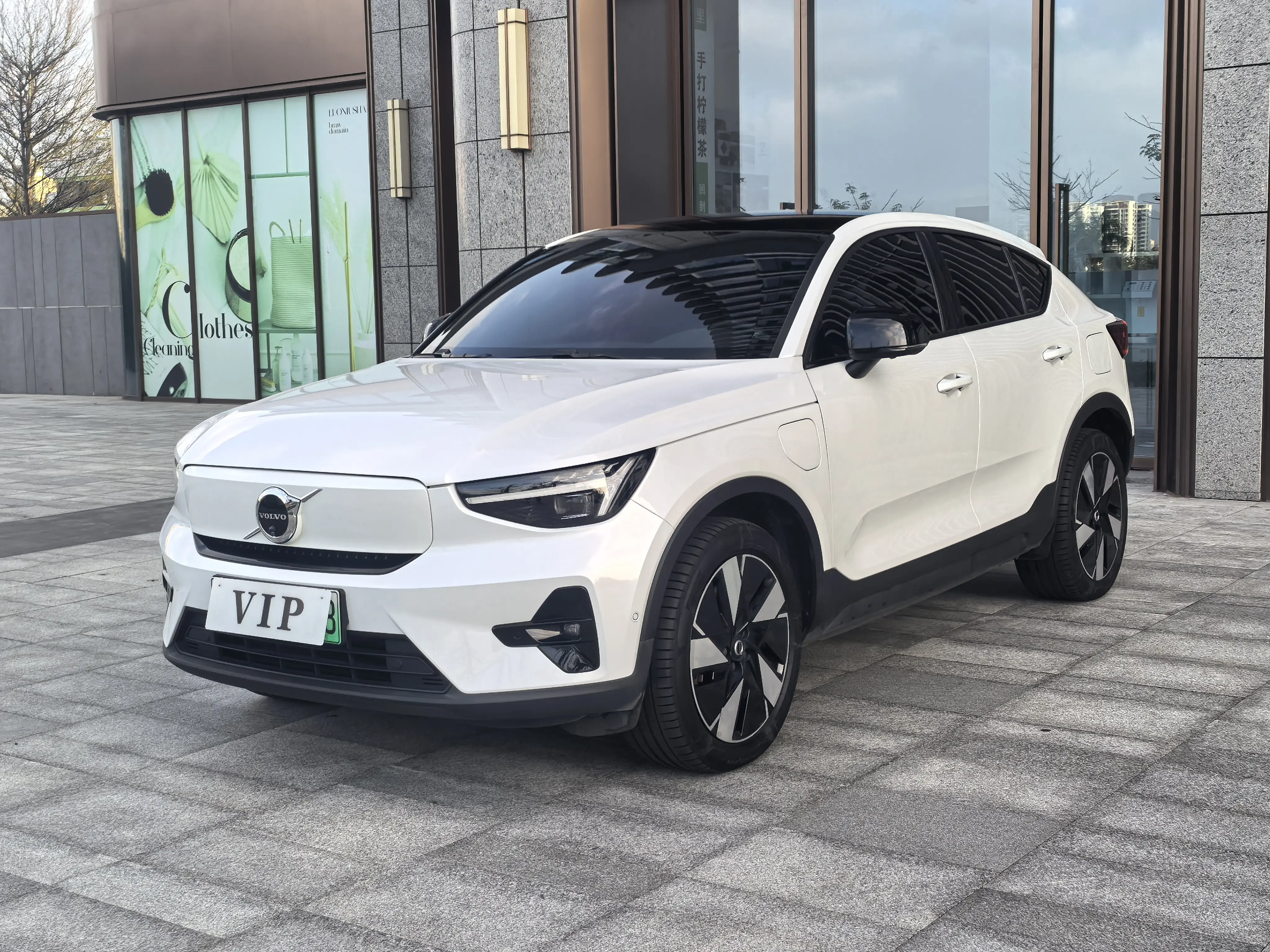 Volvo C40 EV  из Китая