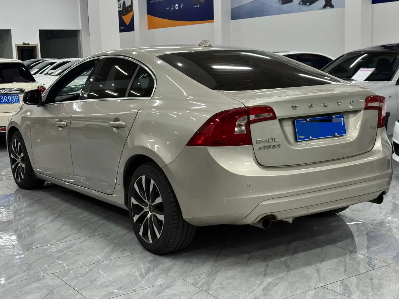 Volvo S60  из Китая