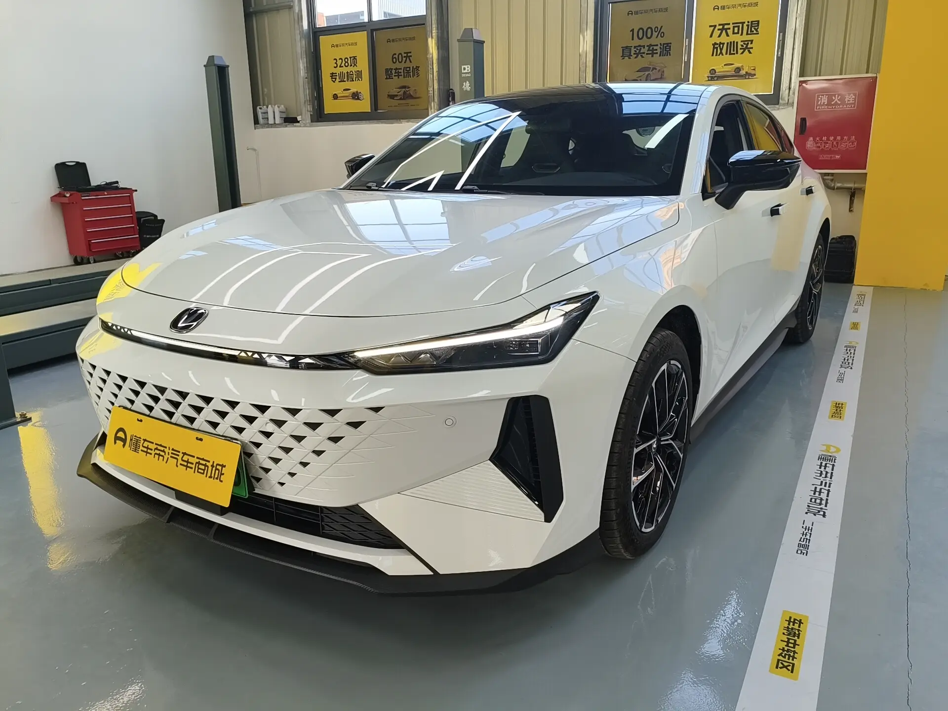 Changan UNI-V  из Китая