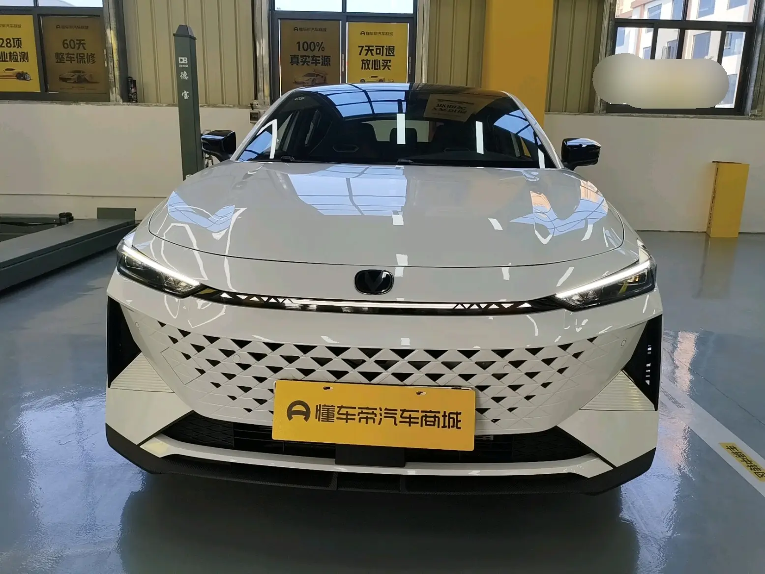 Changan UNI-V  из Китая