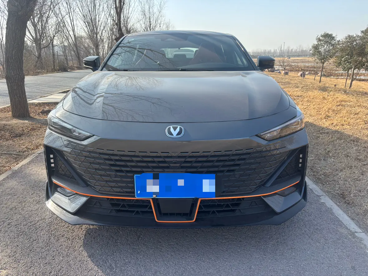 Changan UNI-V  из Китая