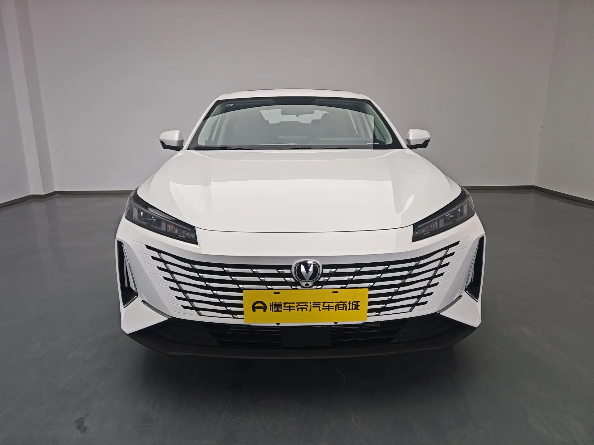 Changan Eado PHEV  из Китая