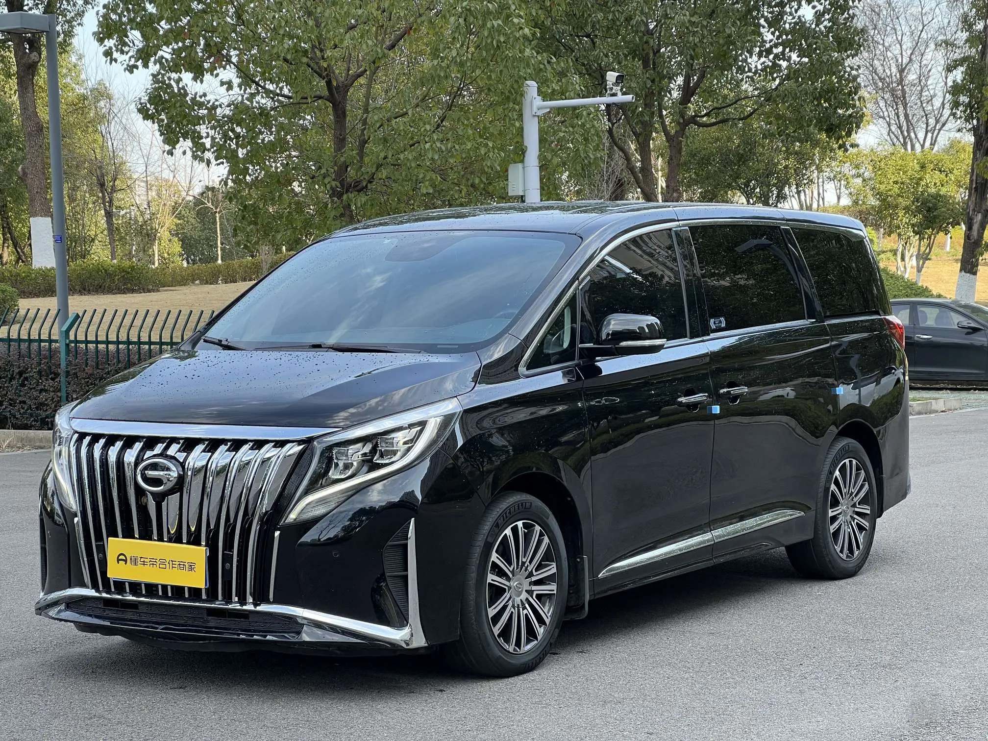 GAC Trumpchi M8  из Китая