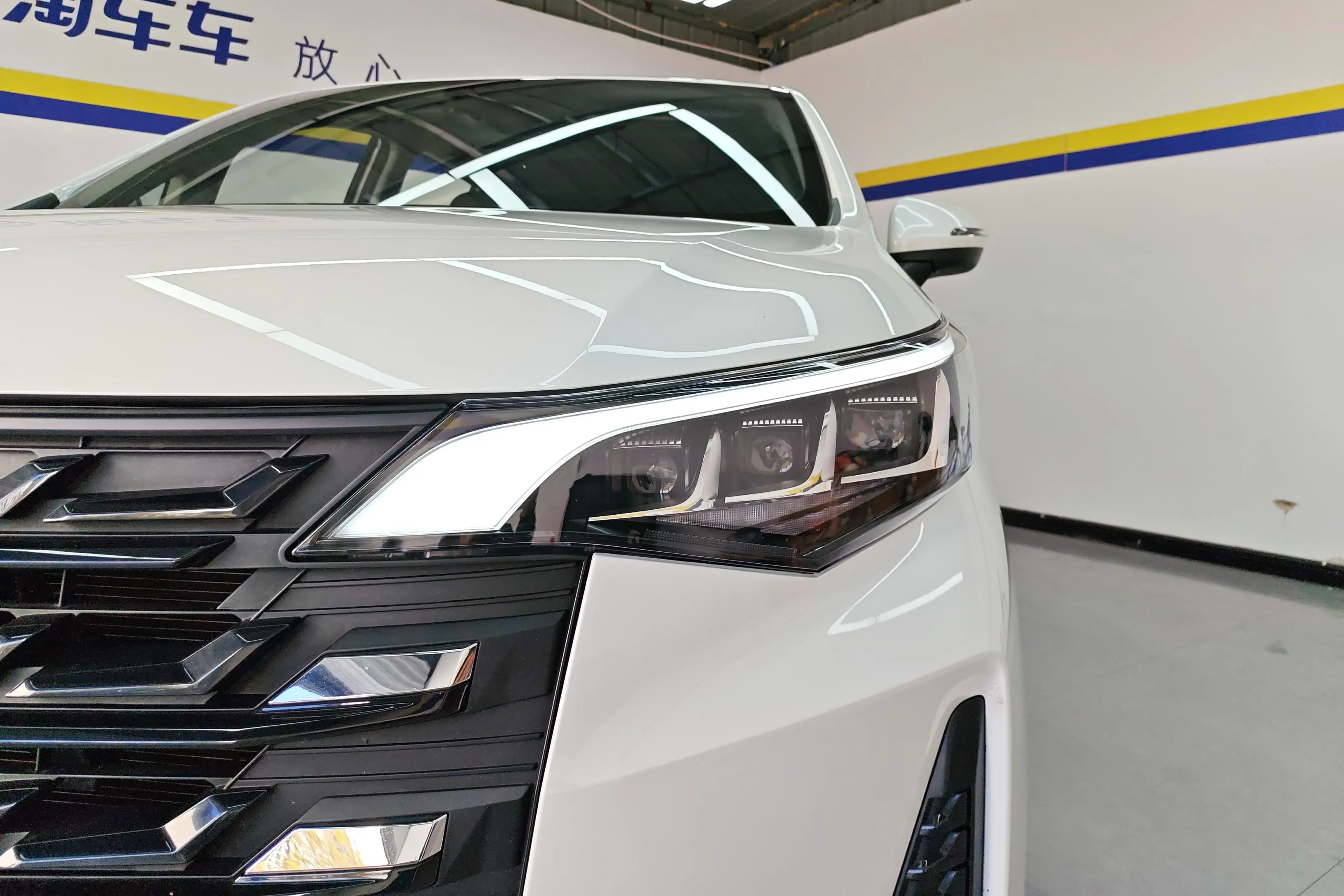 GAC Trumpchi M6  из Китая