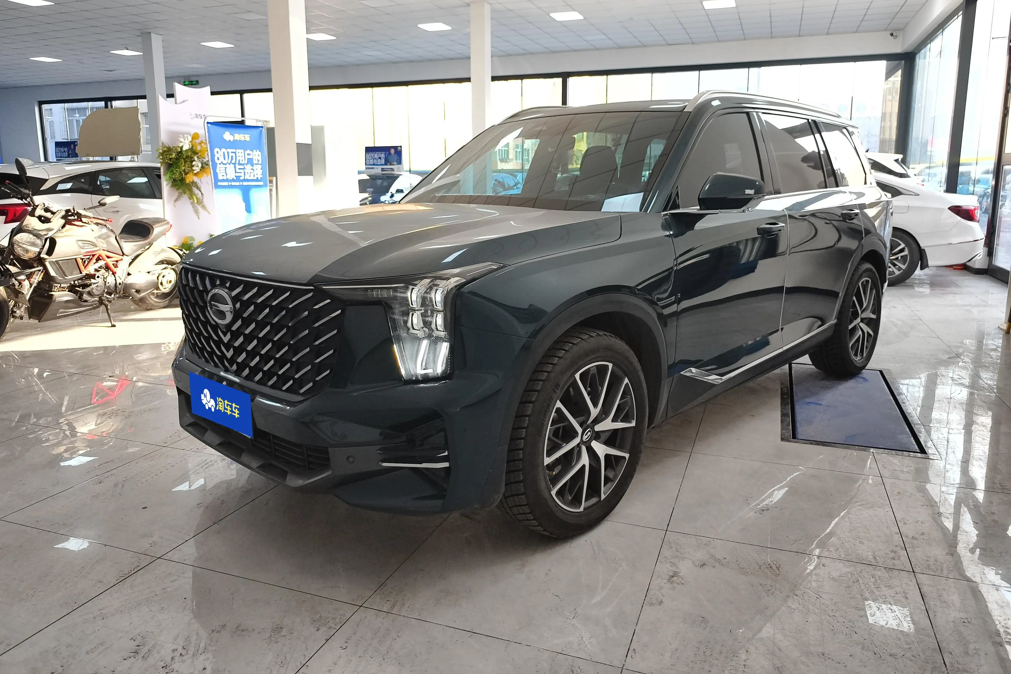 GAC Trumpchi GS8  из Китая