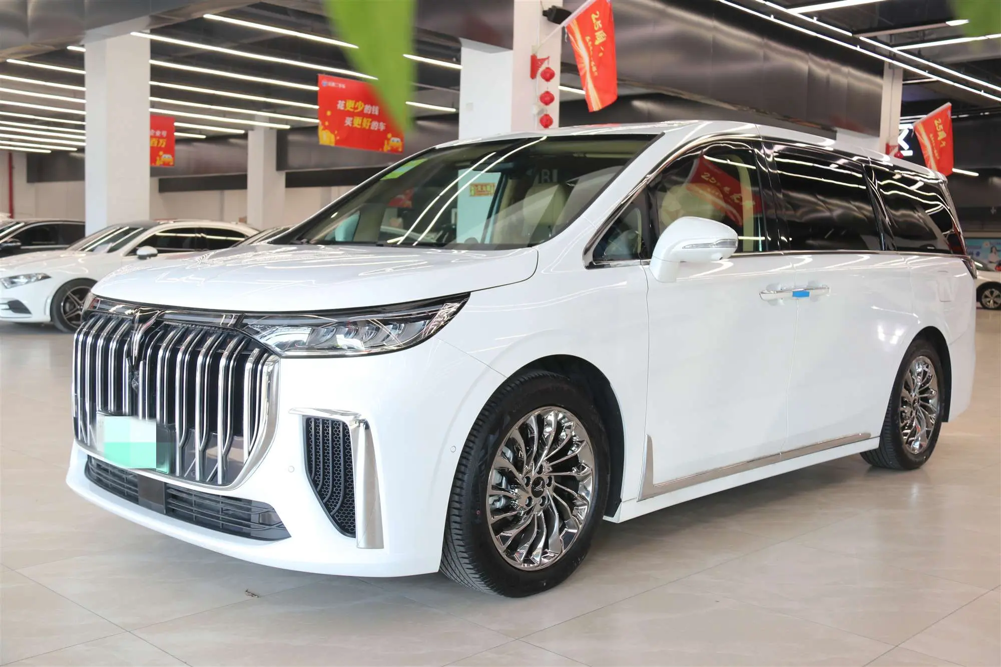 Voyah Lantu Dreamer PHEV  из Китая