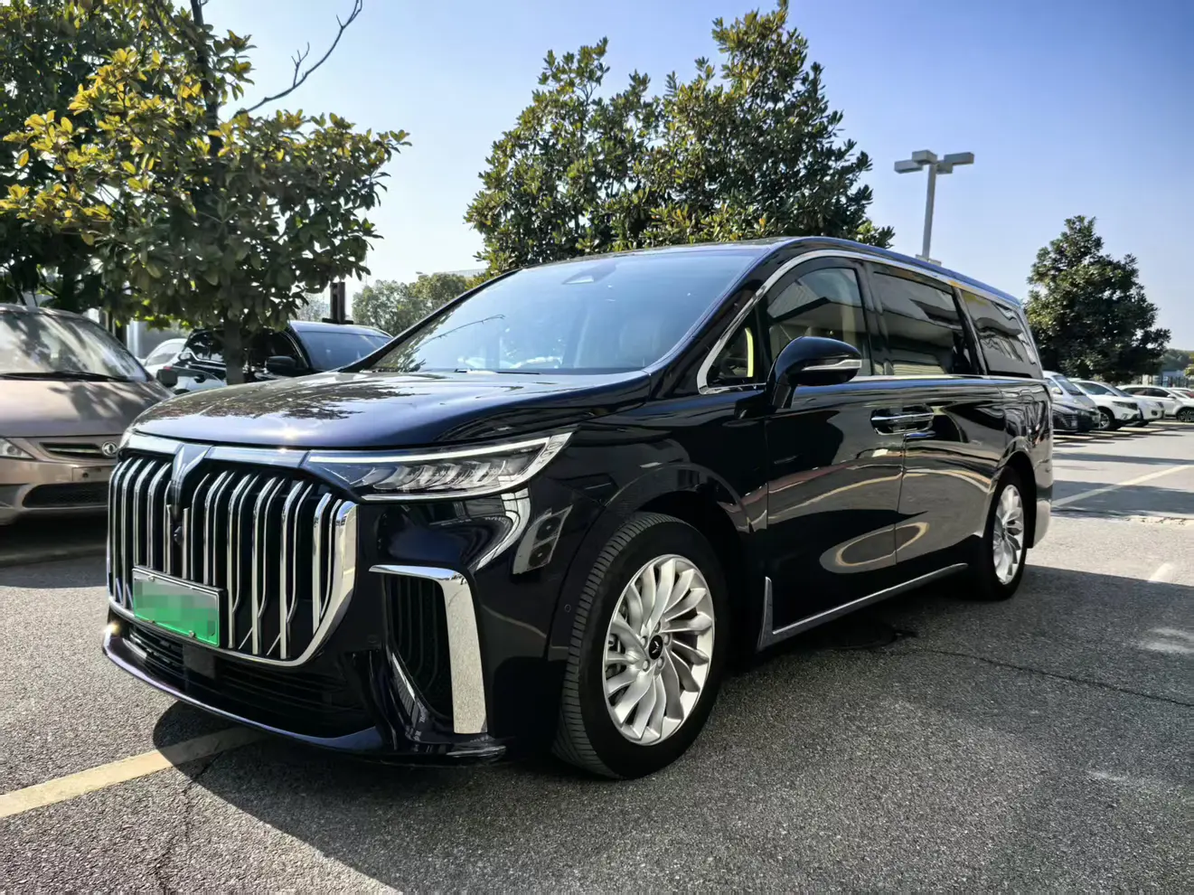 Voyah Lantu Dreamer PHEV  из Китая