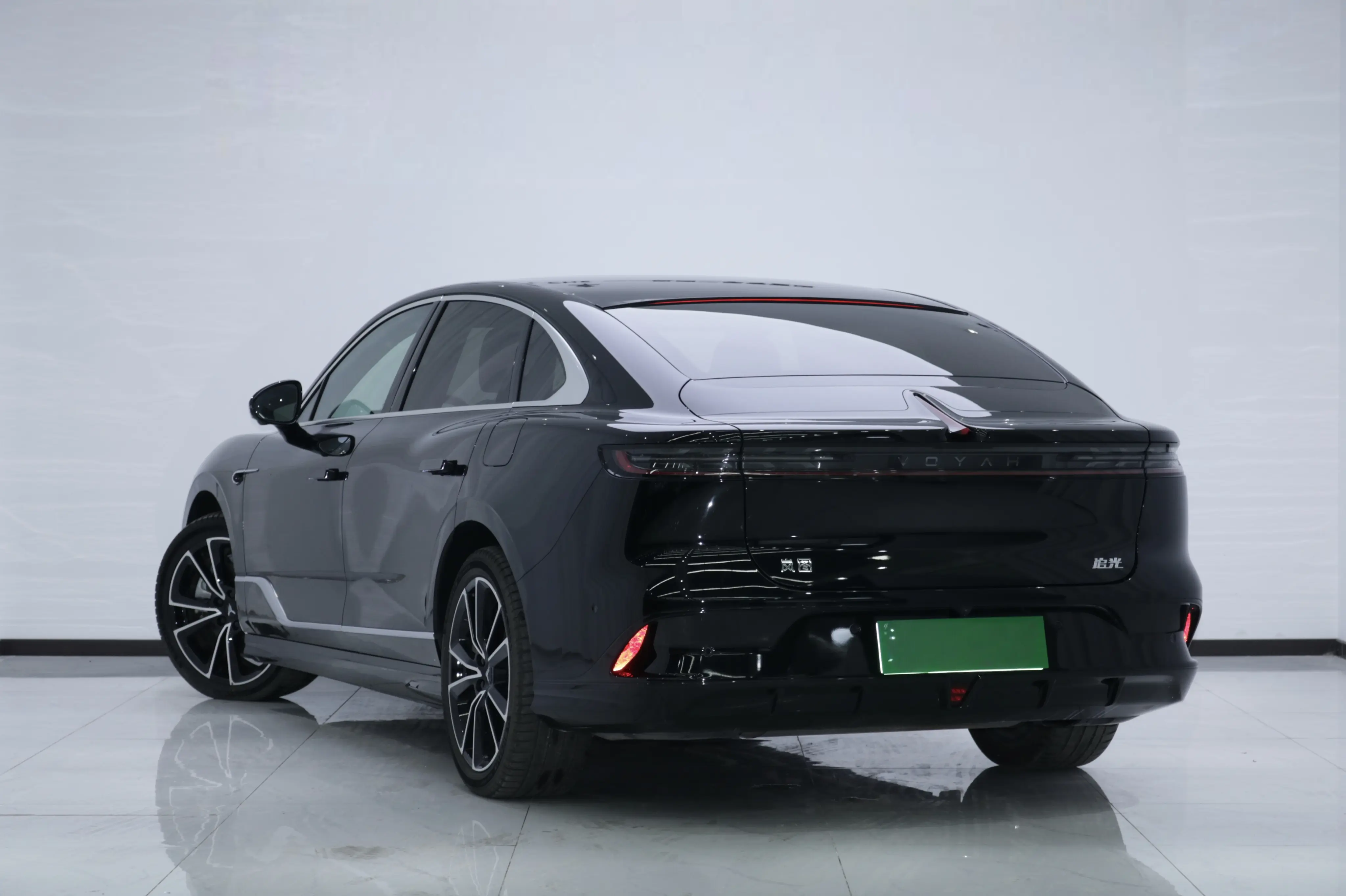 Voyah Passion PHEV  из Китая