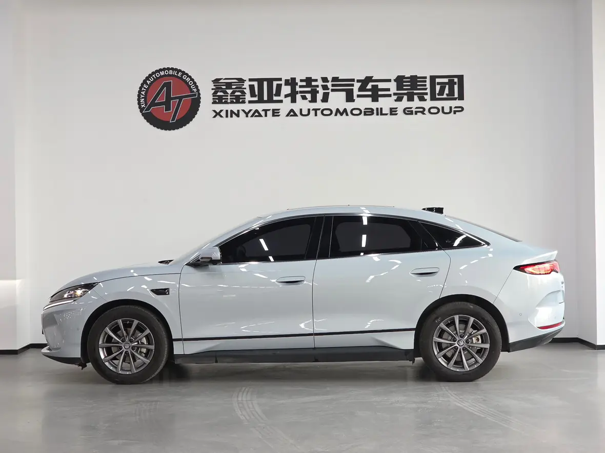 BYD Qin L EV  из Китая