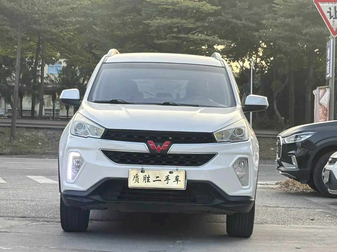 Wuling Hongguang S3  из Китая