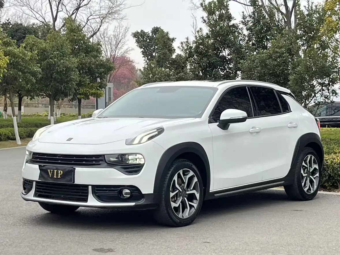 Lynk & Co 02  из Китая