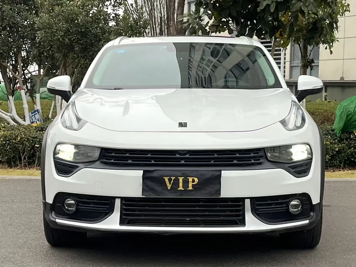 Lynk & Co 02  из Китая