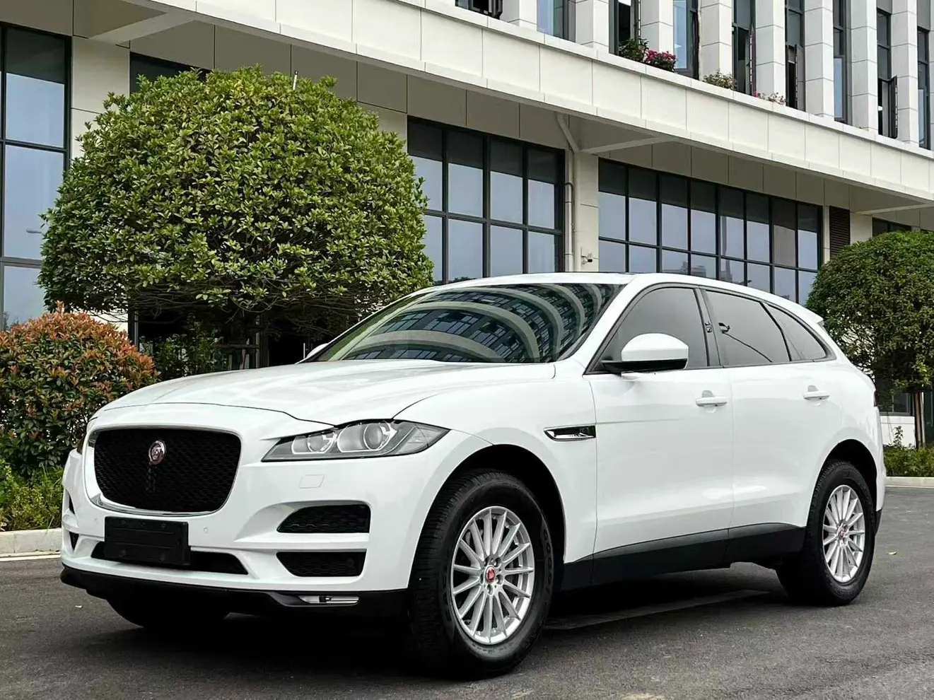 Jaguar F-PACE  из Китая