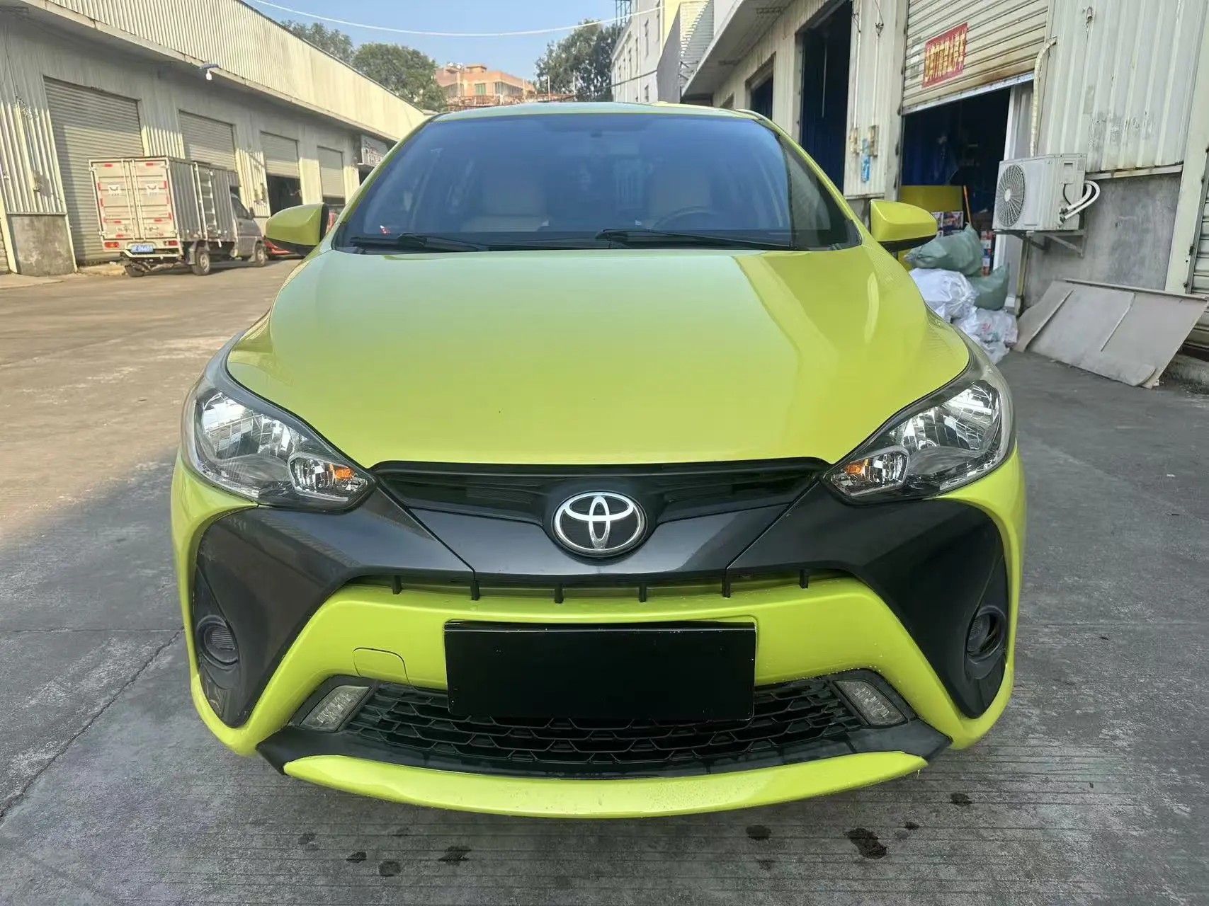 Toyota Yaris L  из Китая
