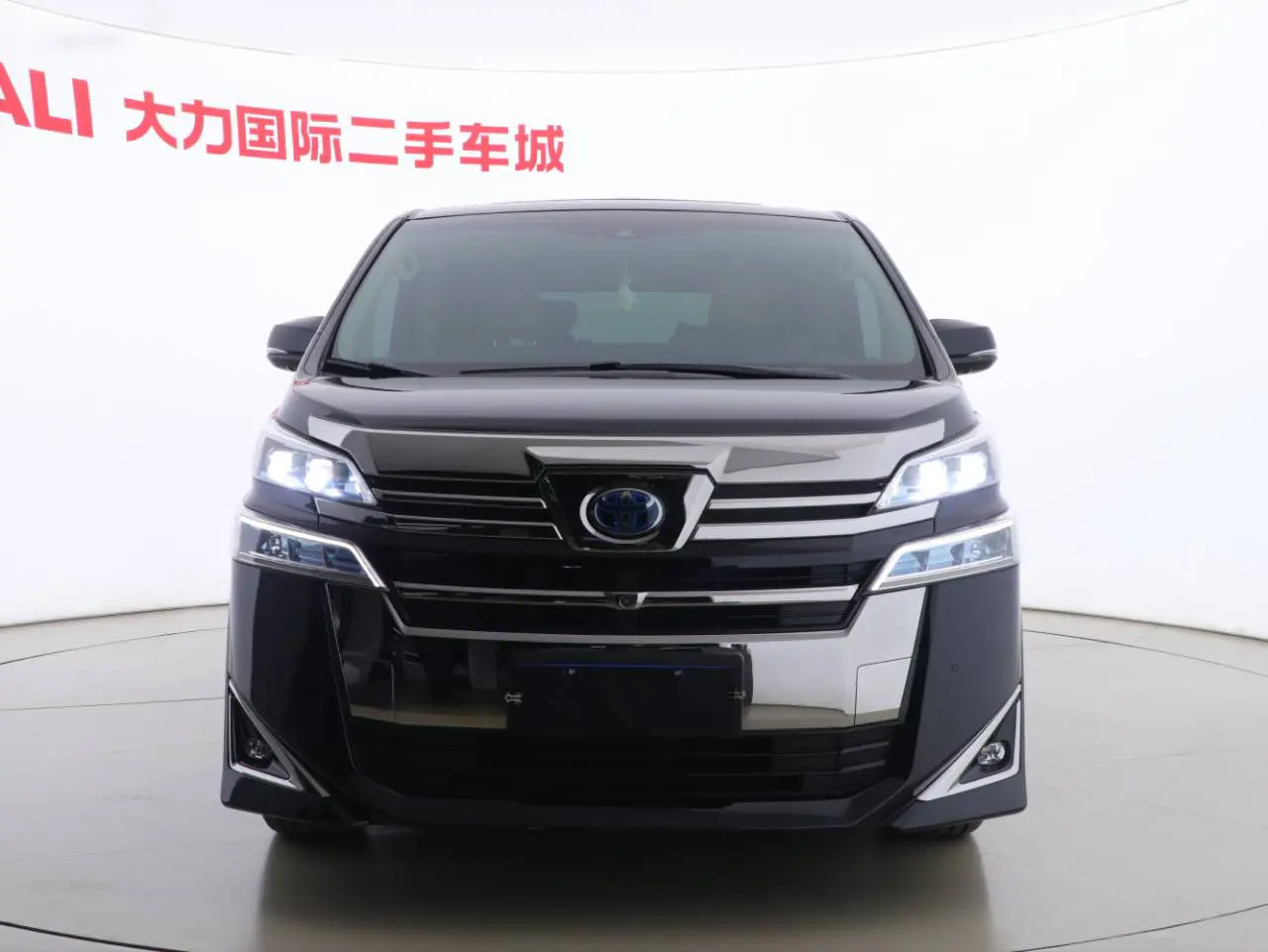 Toyota Crown Wellfire (Wilfa)  из Китая