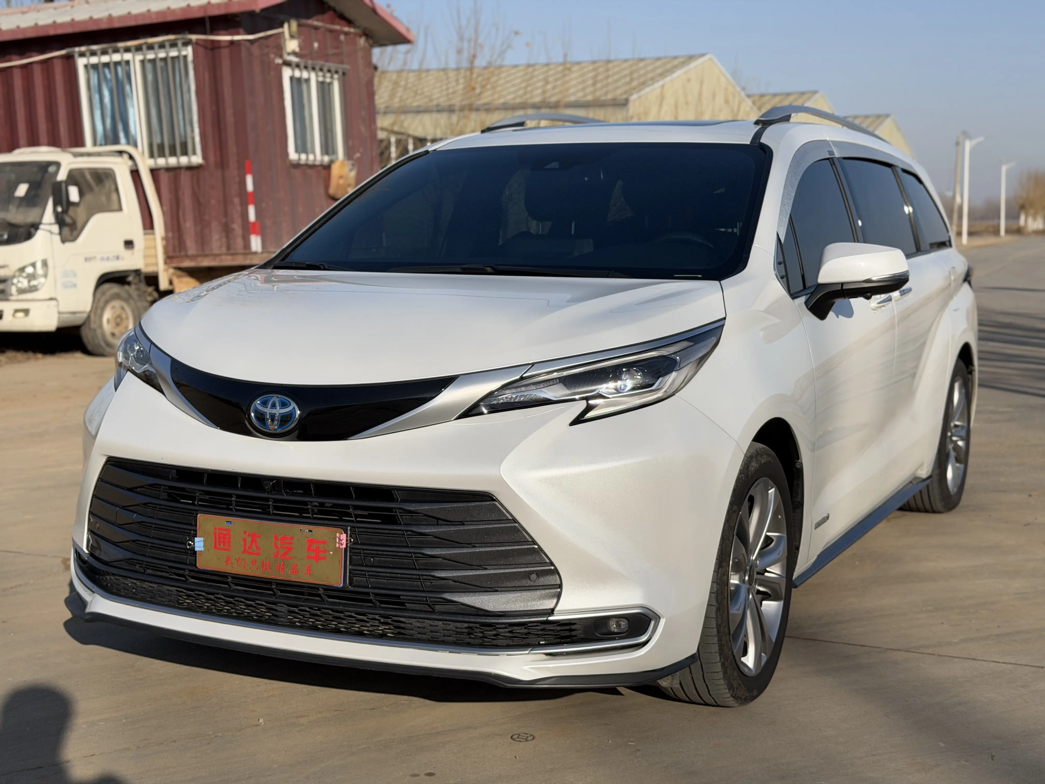 Toyota Sienna  из Китая