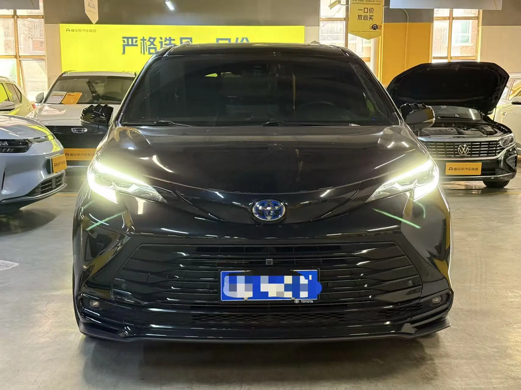 Toyota Sienna  из Китая