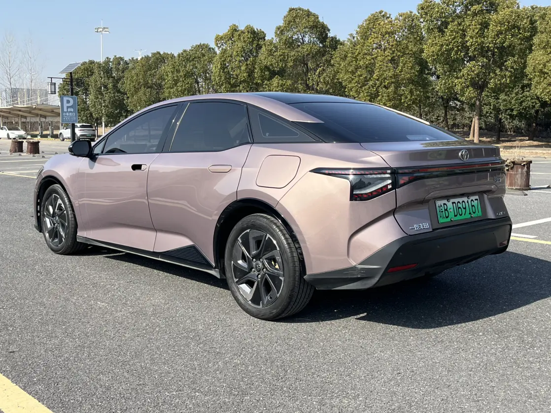 Toyota bZ3  из Китая