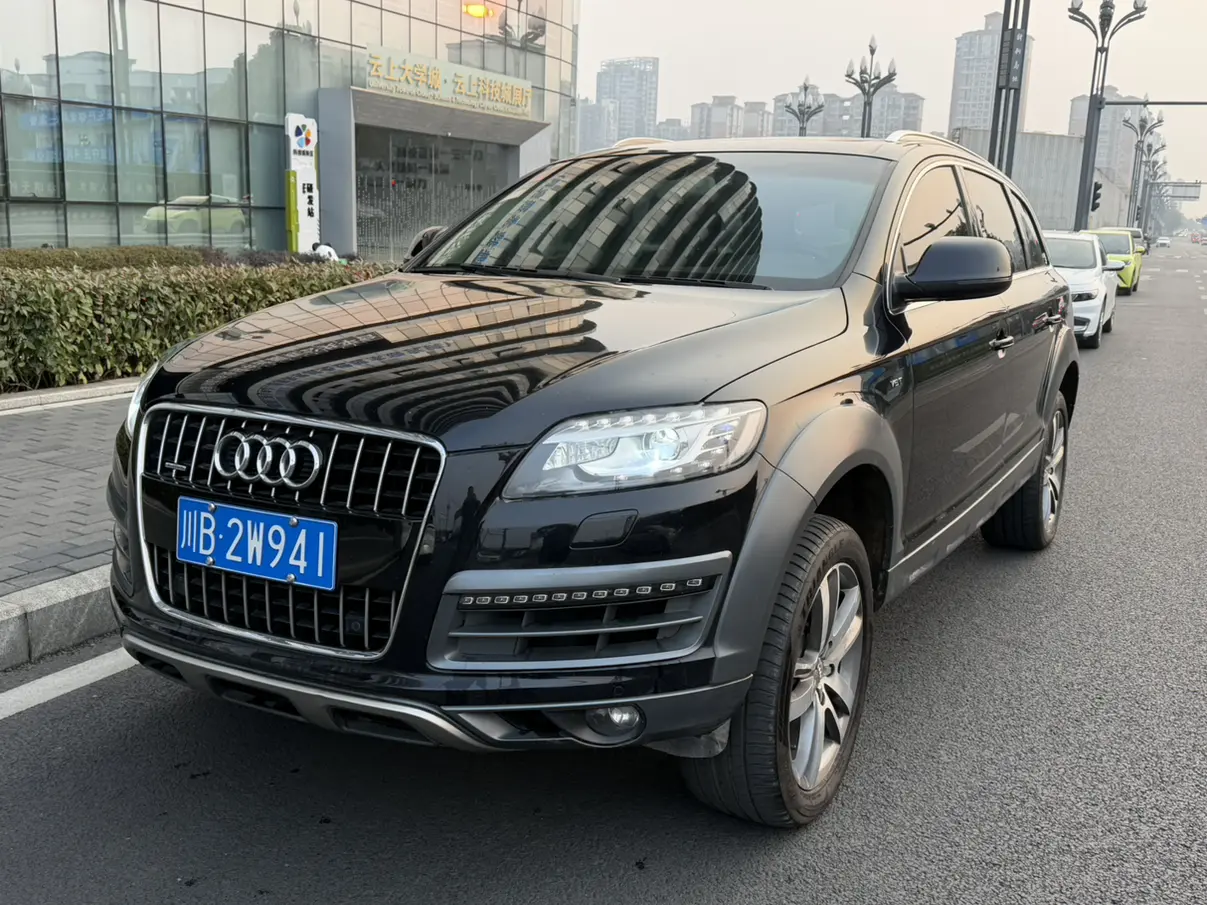 Audi Q7  из Китая