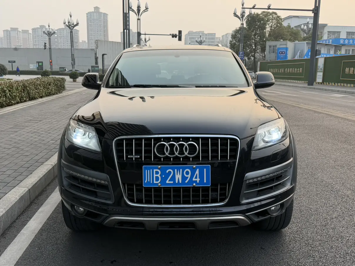 Audi Q7  из Китая