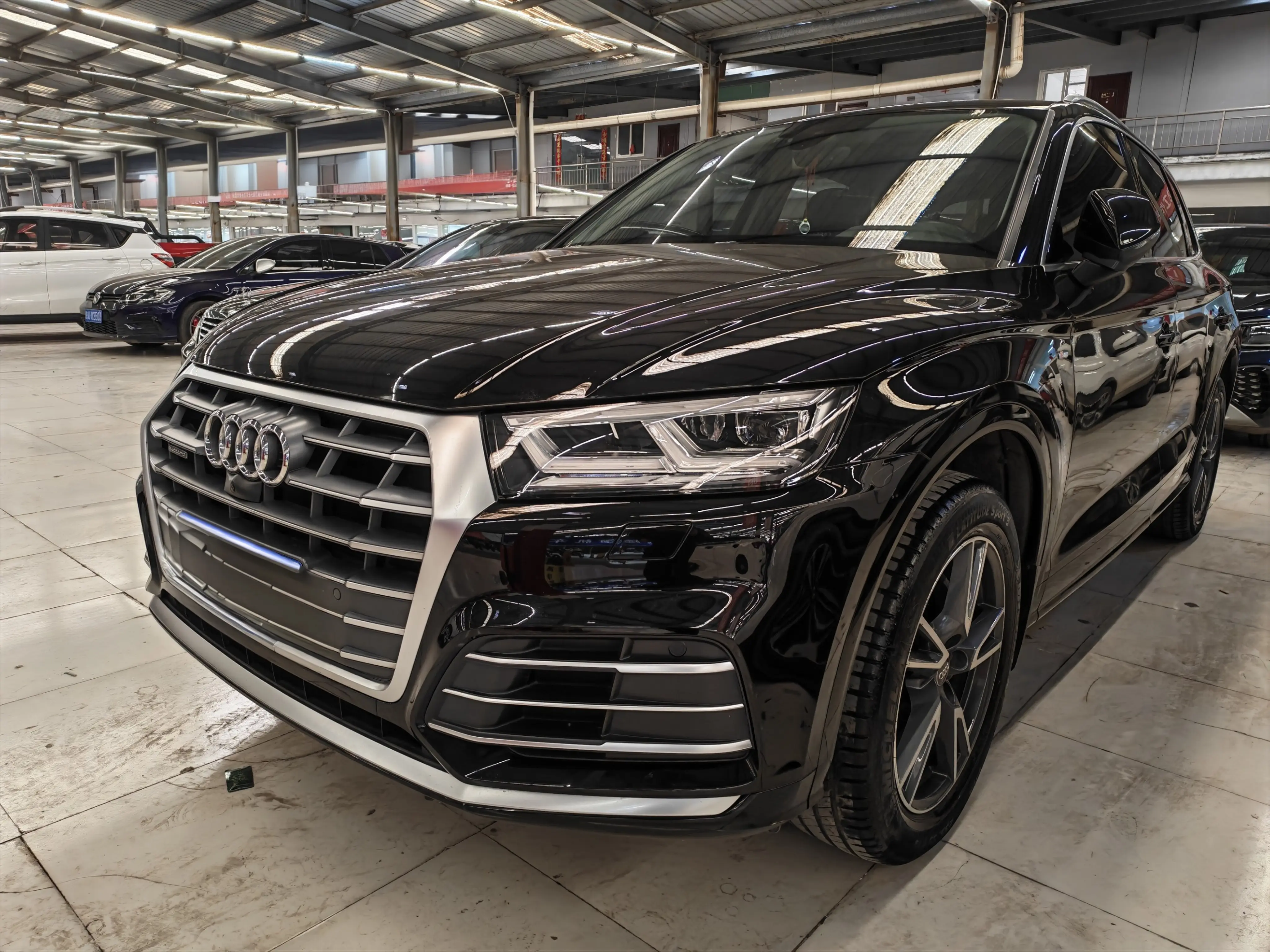 Audi Q5L Sportback  из Китая