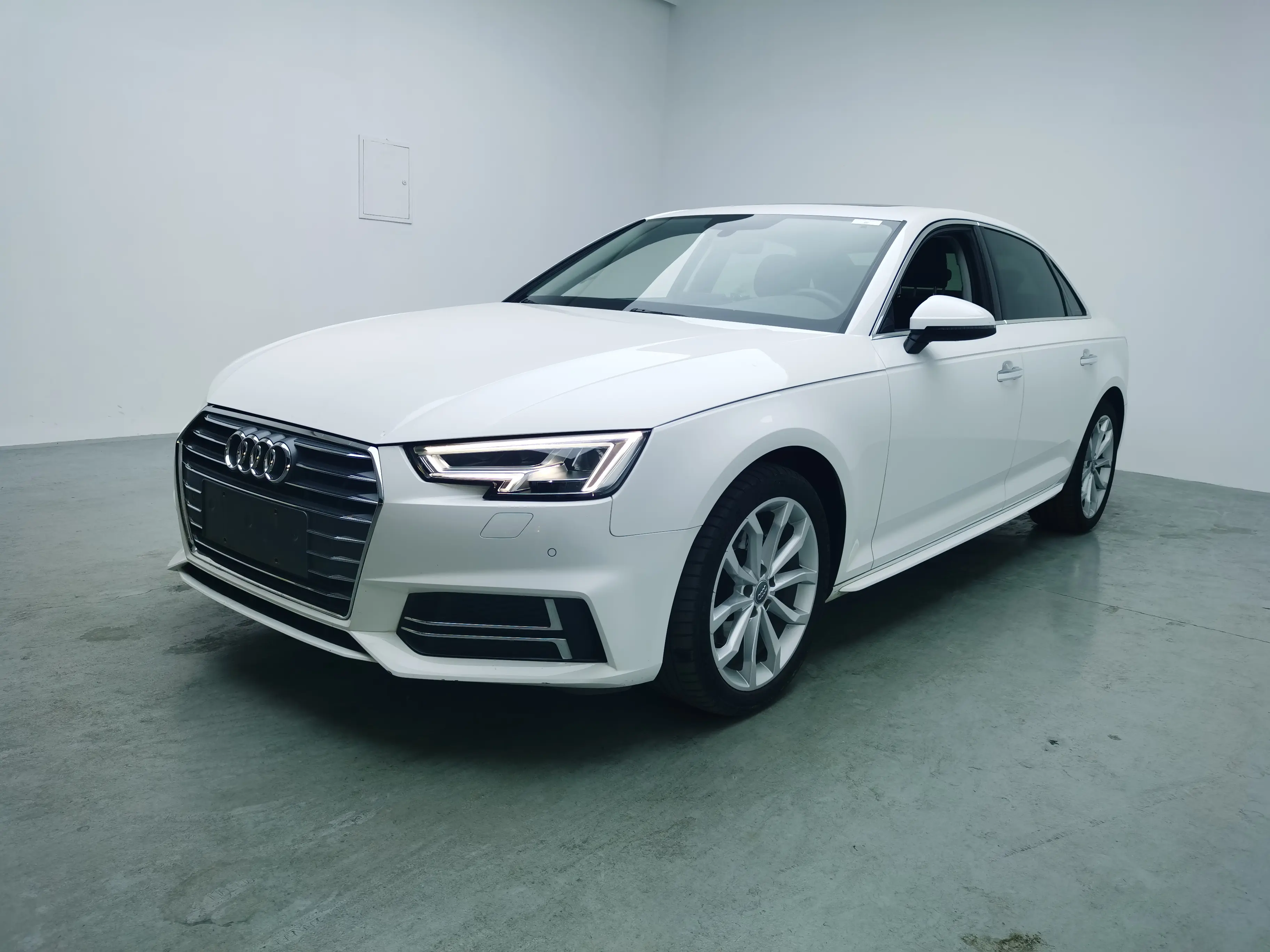 Audi A4L  из Китая