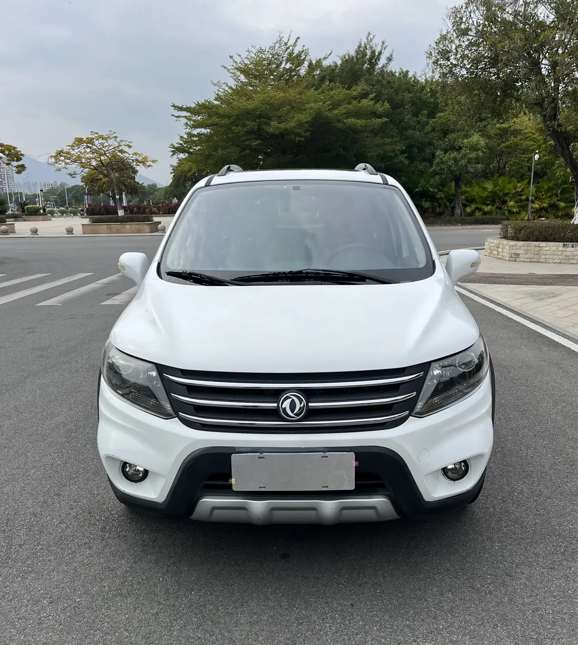 Forthing Jingyi X5  из Китая