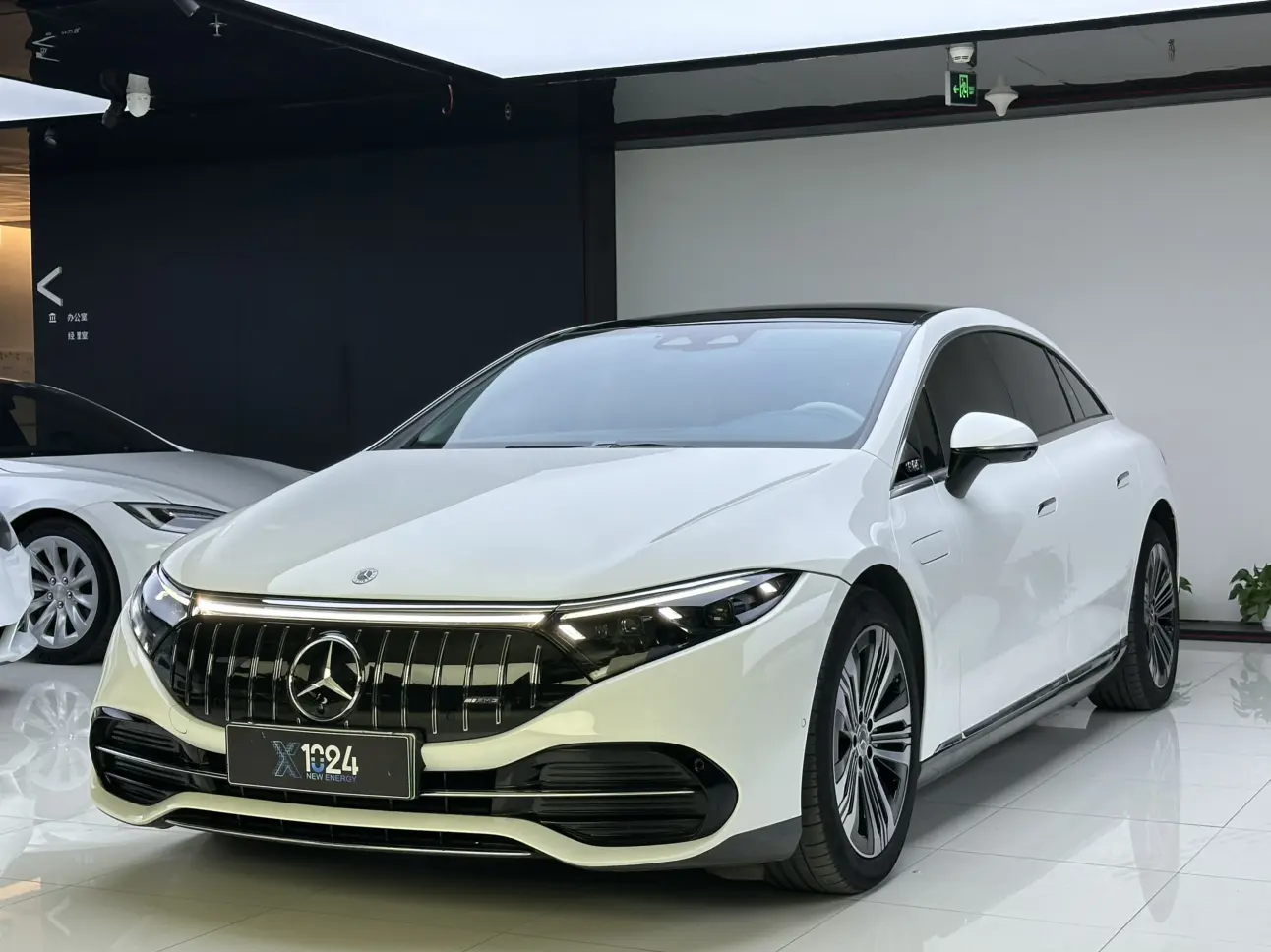 Mercedes-Benz EQS  из Китая