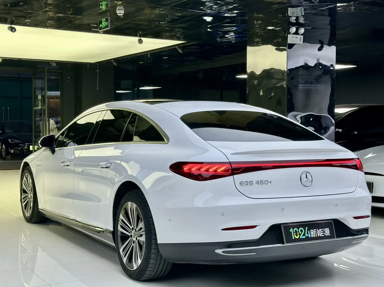 Mercedes-Benz EQS  из Китая