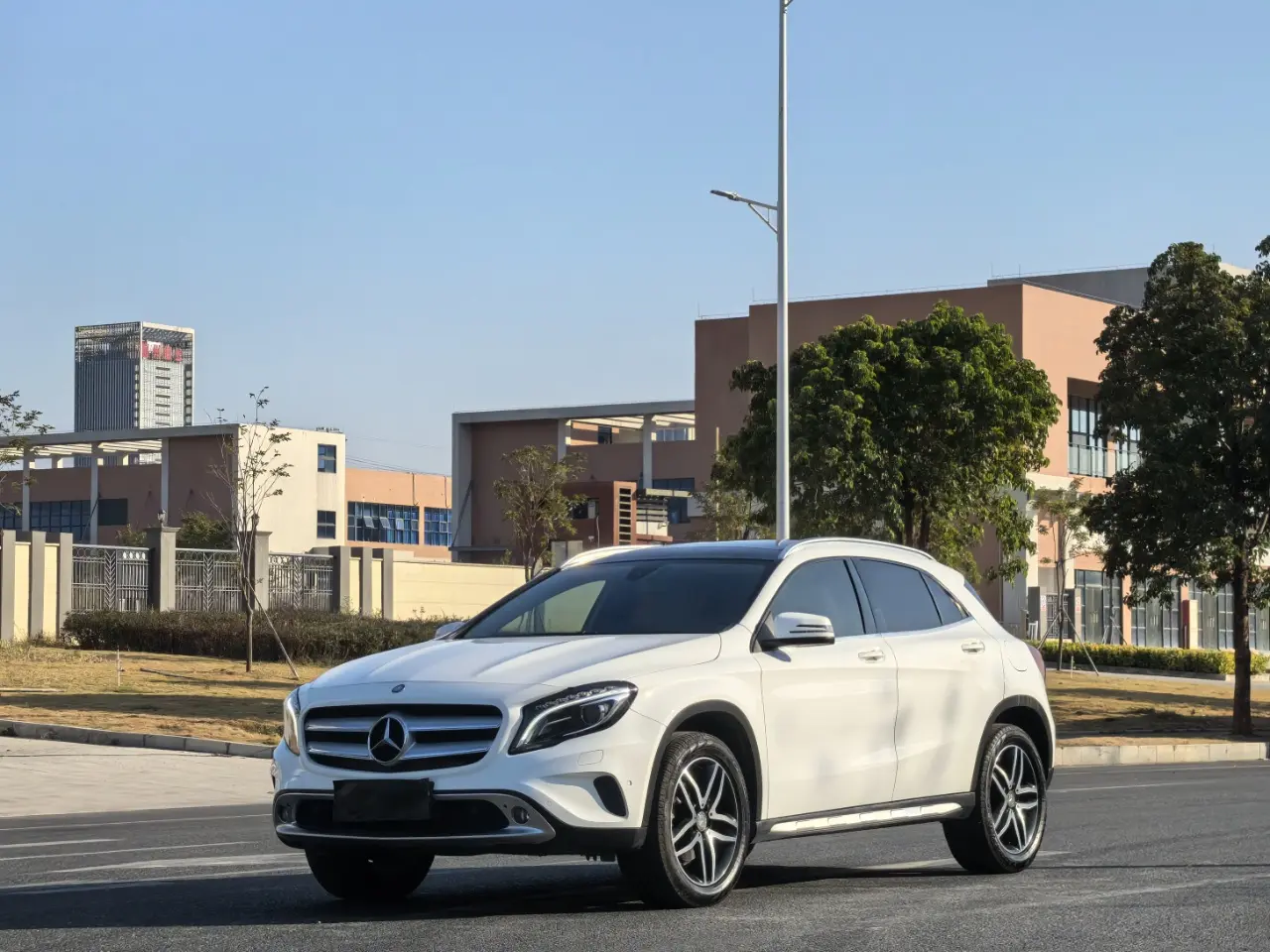 Mercedes-Benz GLA  из Китая