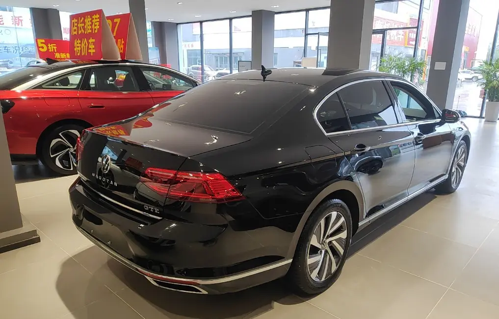 Volkswagen Magotan PHEV  из Китая