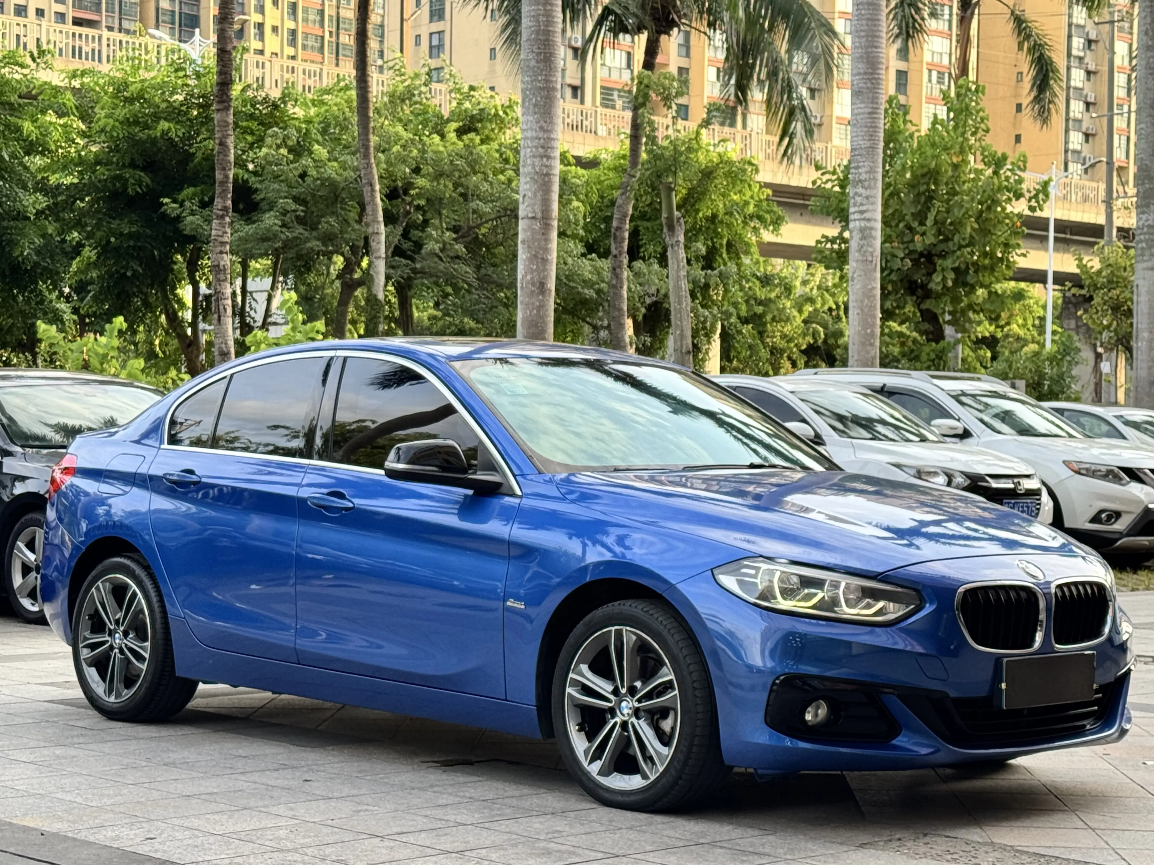 BMW 1 Series  из Китая