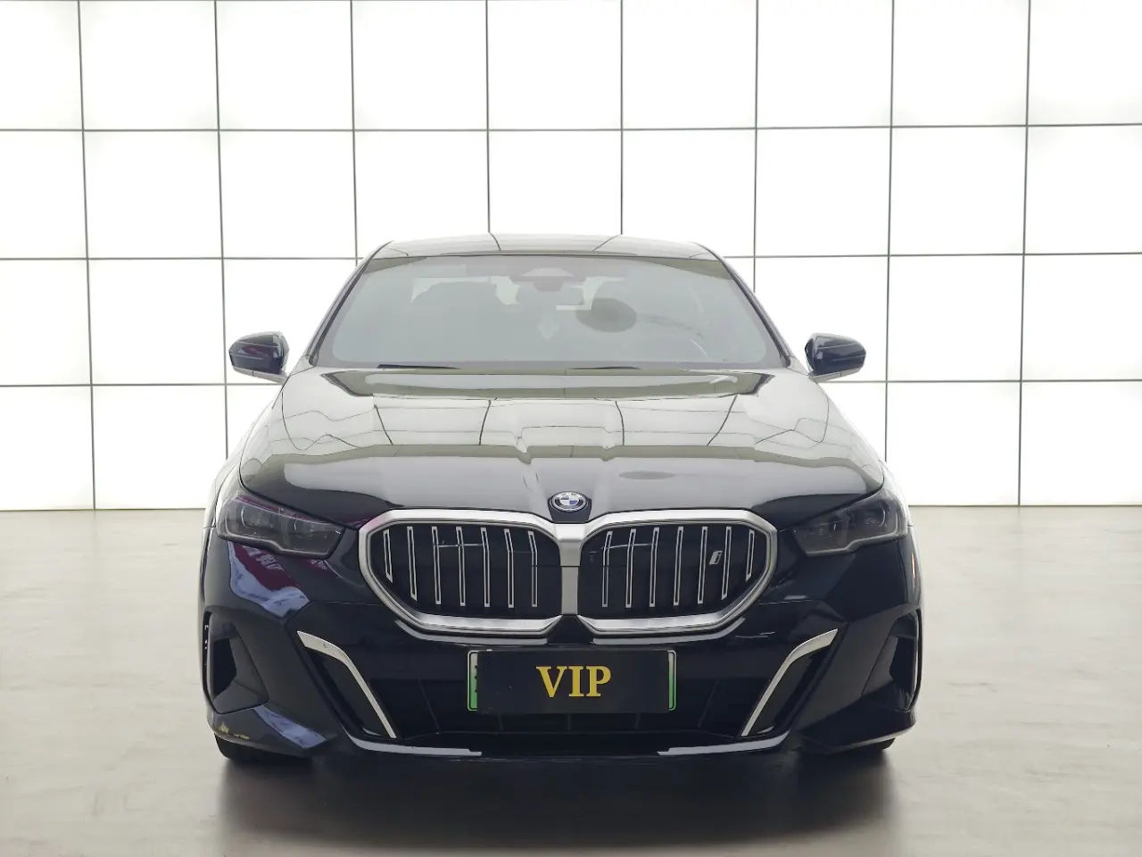 BMW i5  из Китая