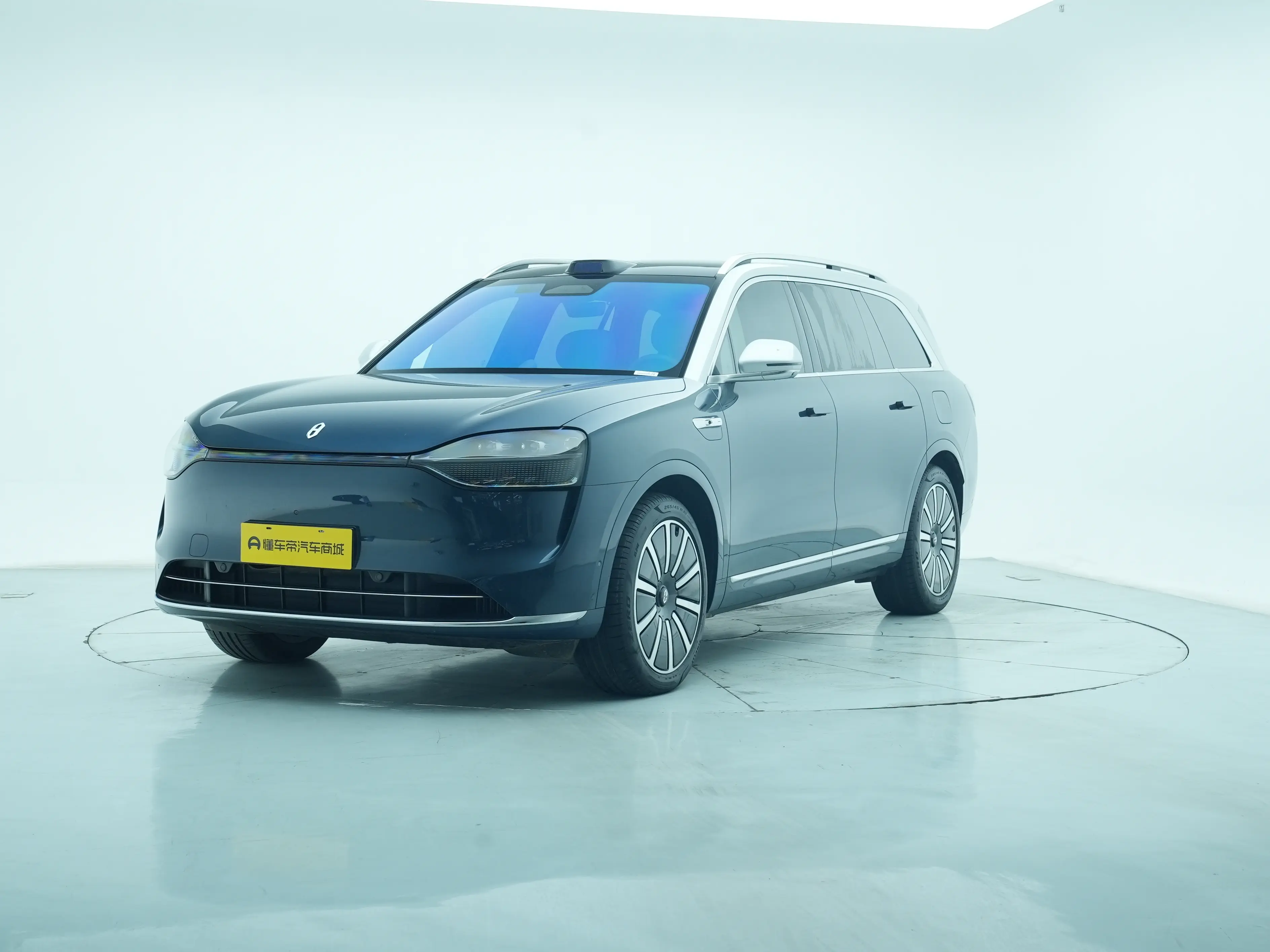 AITO M9 (Wenjie M9)  из Китая