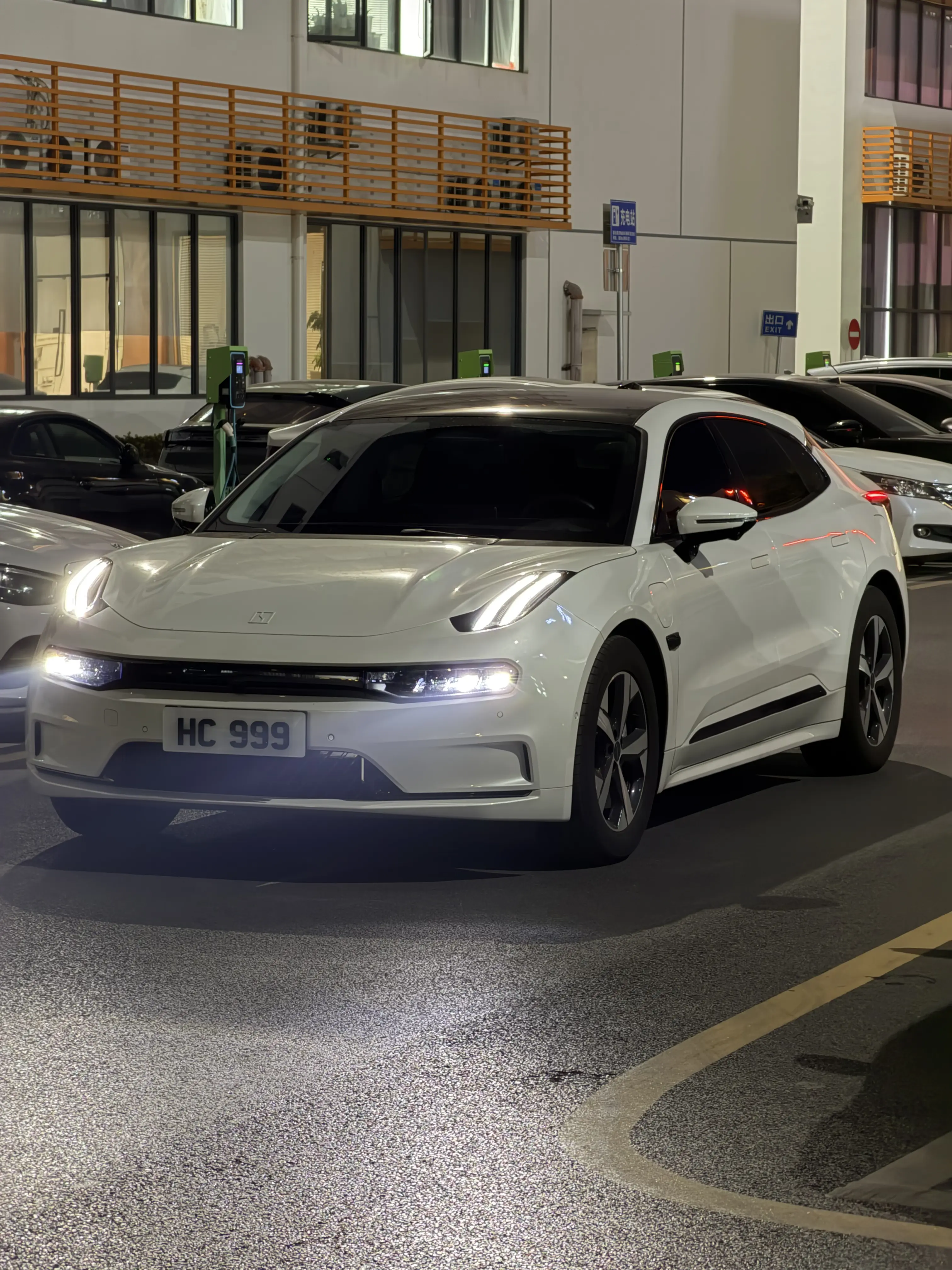 ZEEKR 001  из Китая