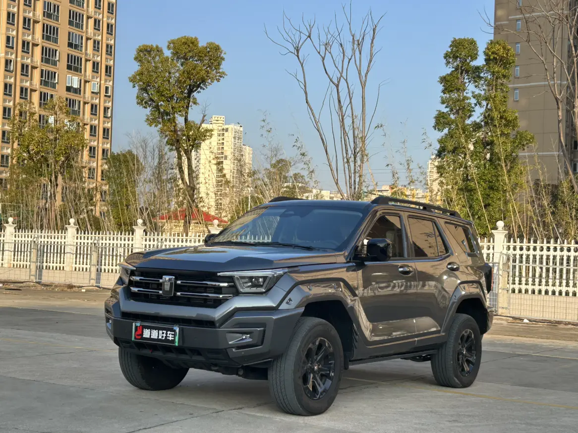 Tank 400 Hi4-T  из Китая