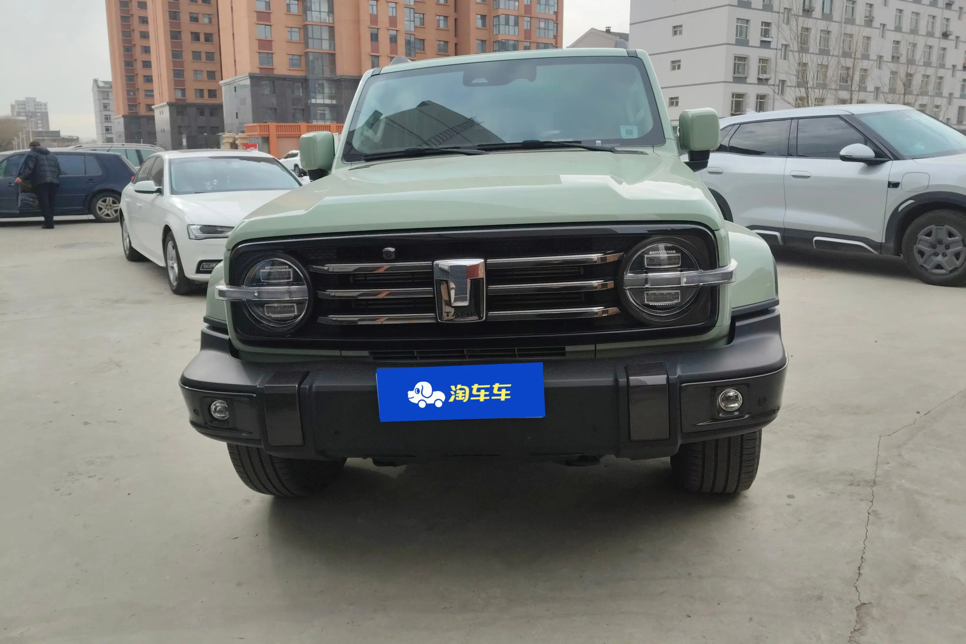 Tank 300  из Китая