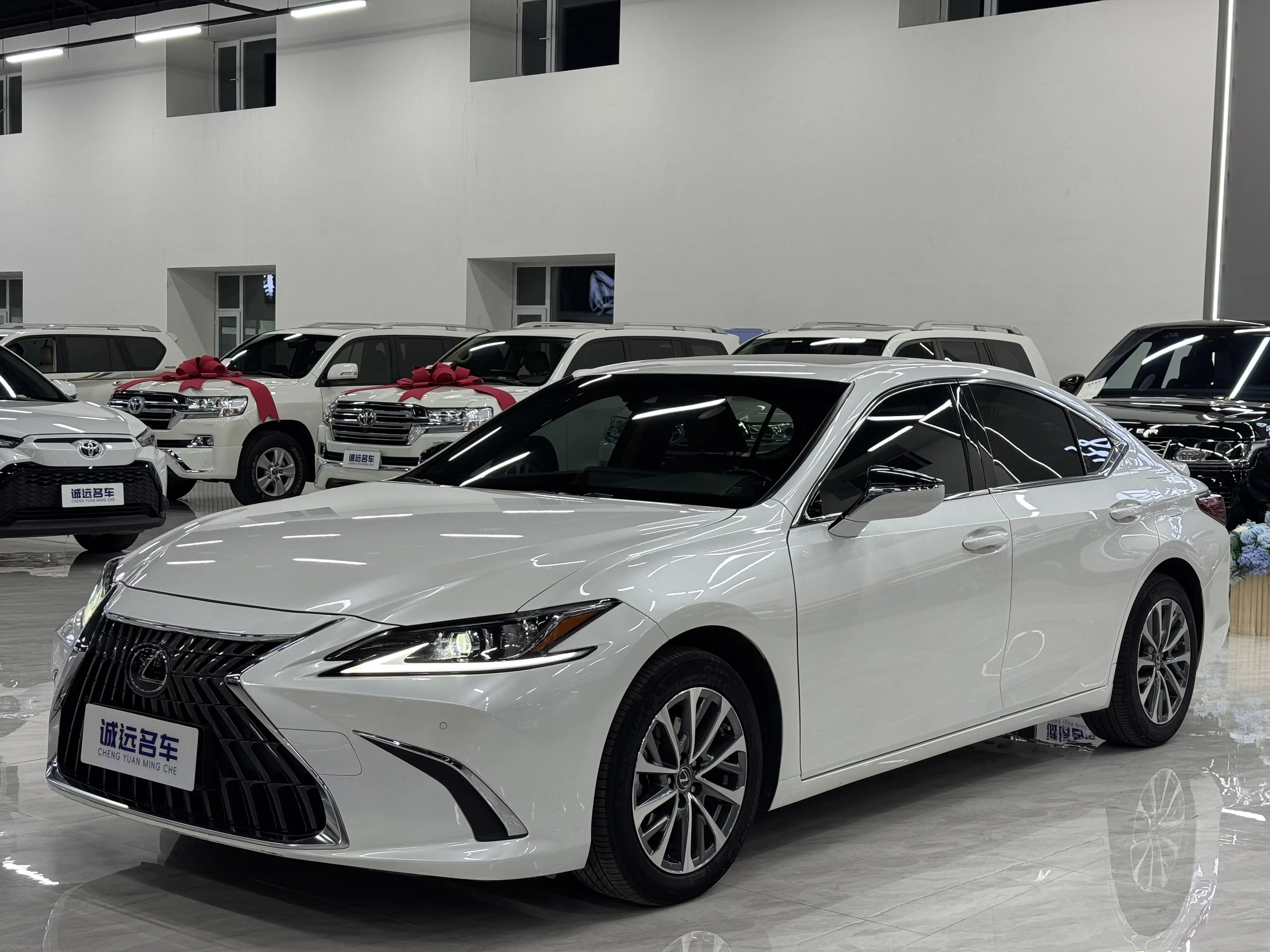 Lexus ES