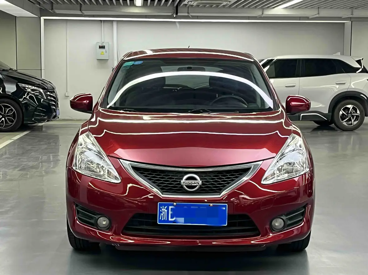 Nissan Tiida  из Китая