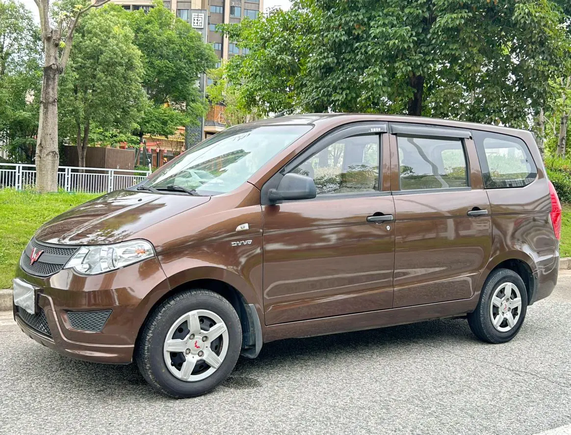 Wuling Hongguang  из Китая