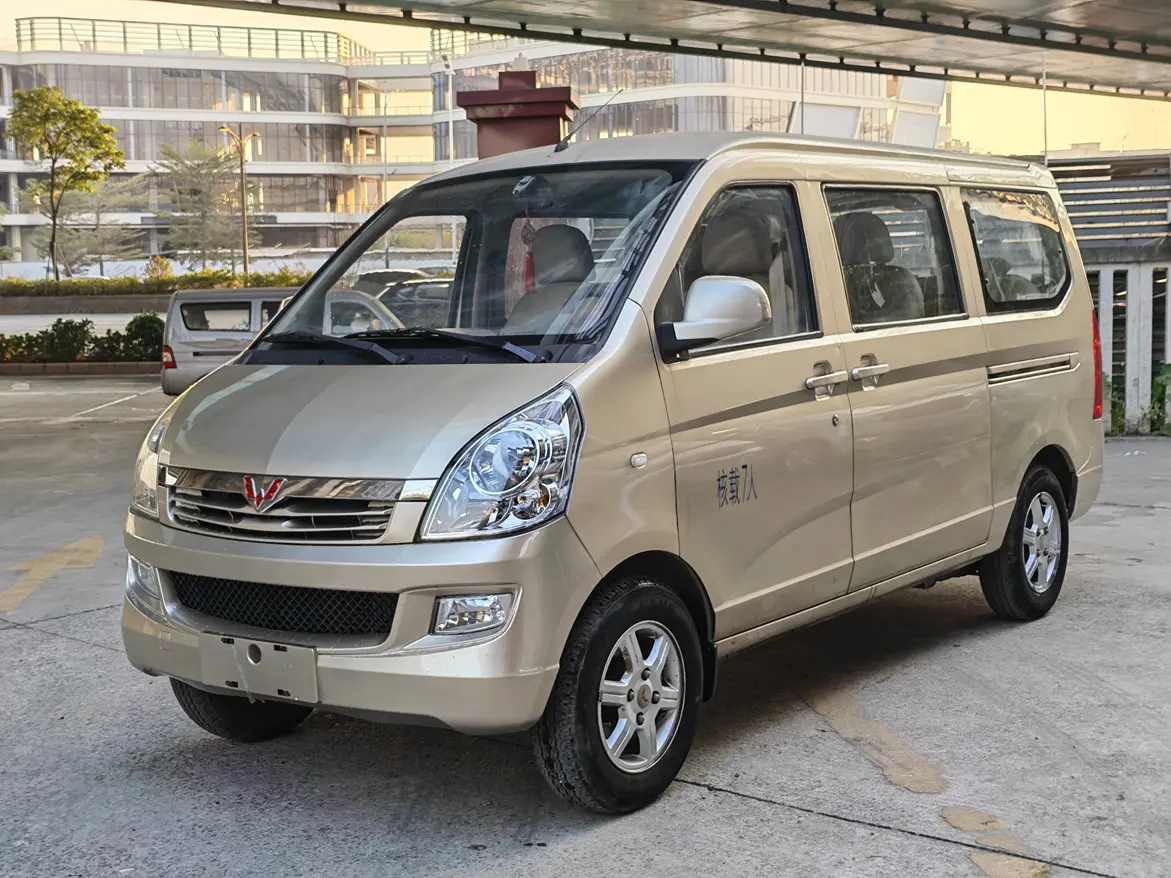 Wuling Rongguang  из Китая