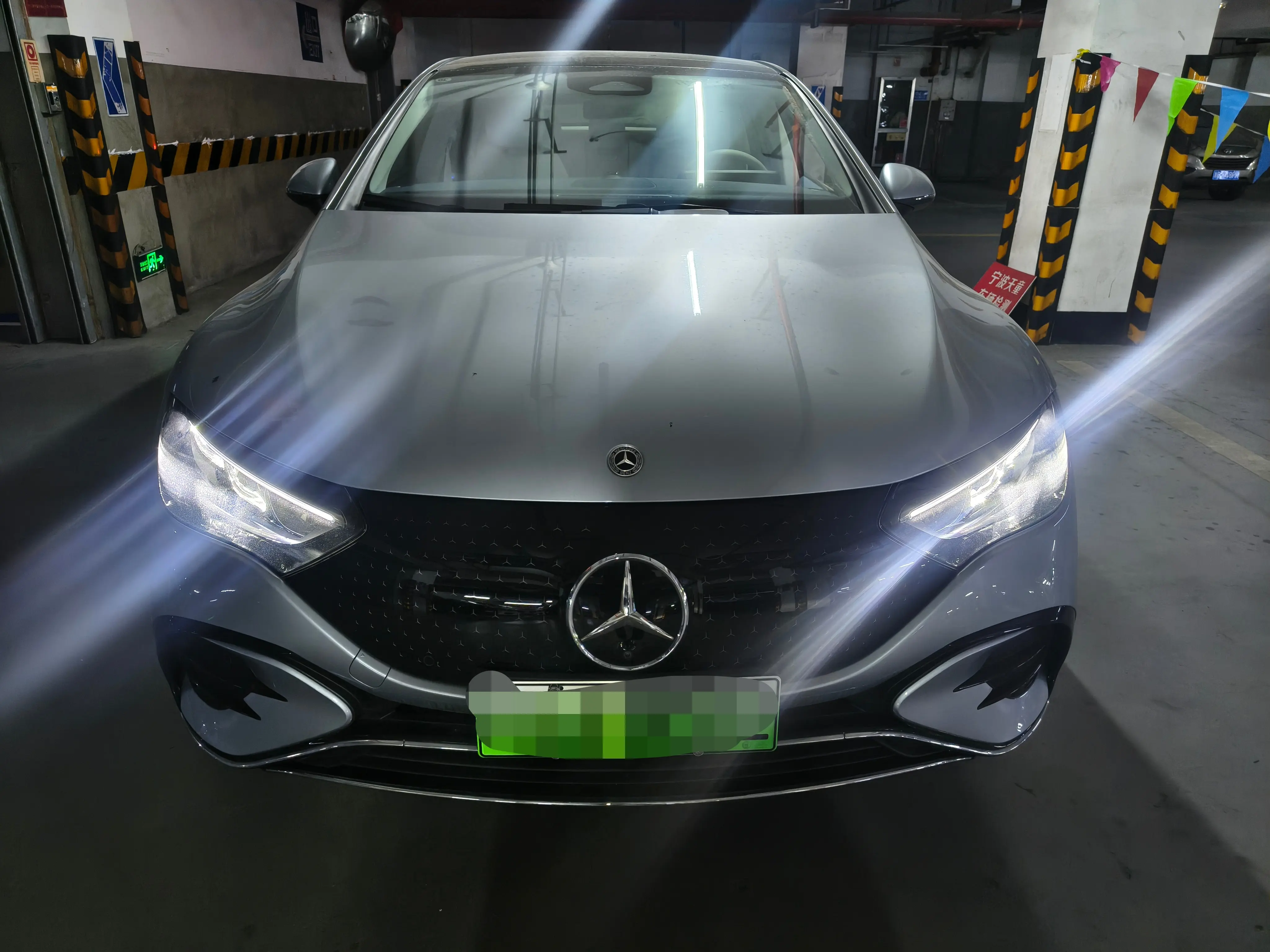 Mercedes-Benz EQE  из Китая