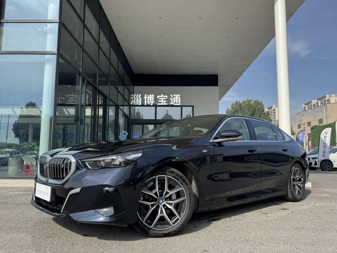 BMW i5  из Китая