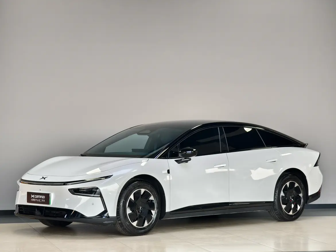 Xpeng P7+  из Китая