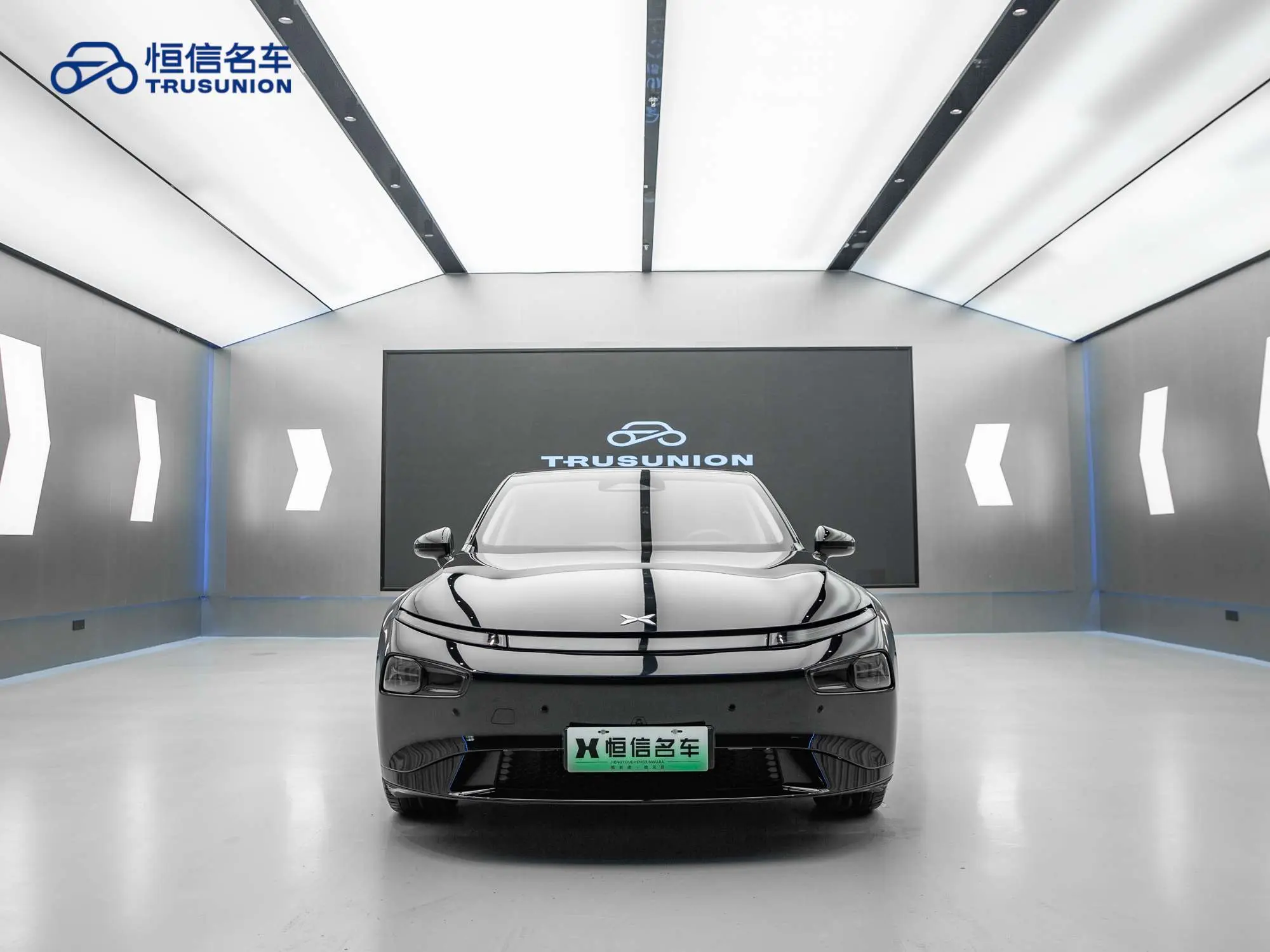 Xpeng P7  из Китая