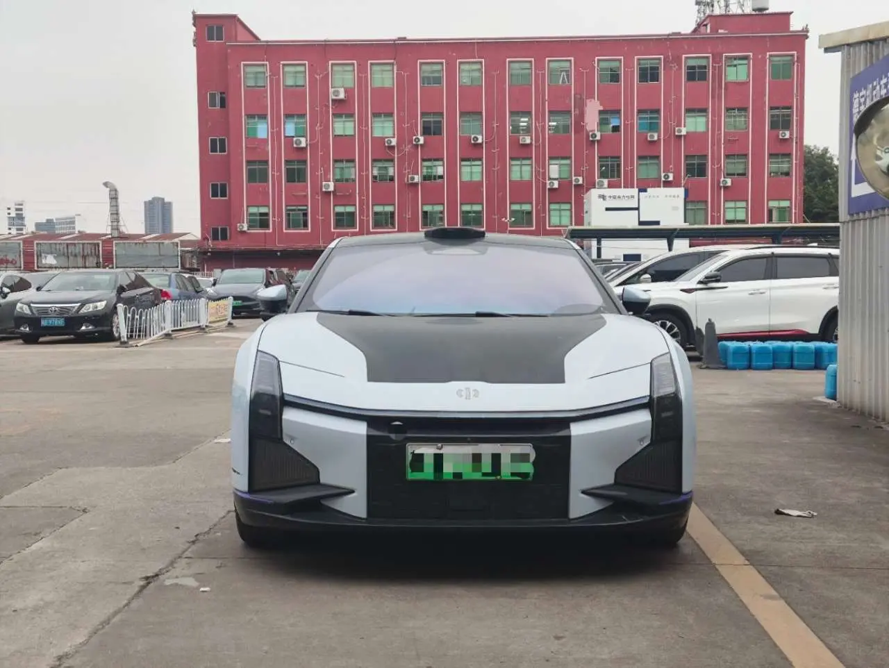 HiPhi Z  из Китая