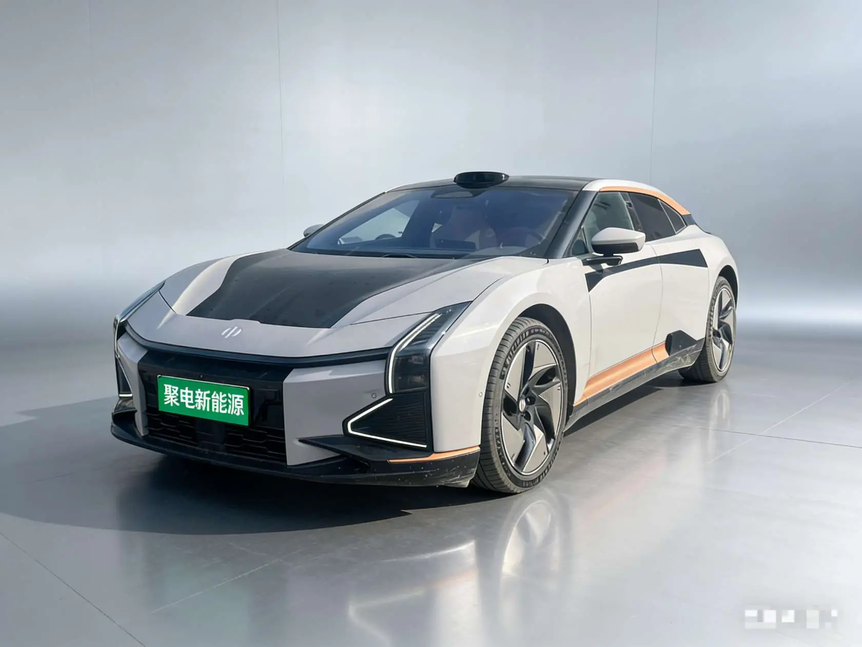 HiPhi Z  из Китая