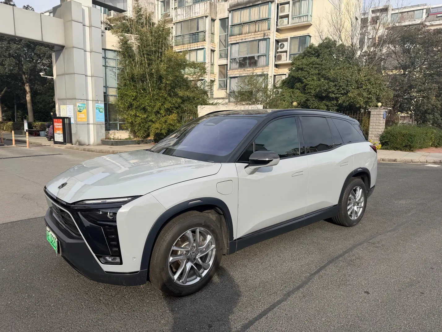 NIO ES8  из Китая