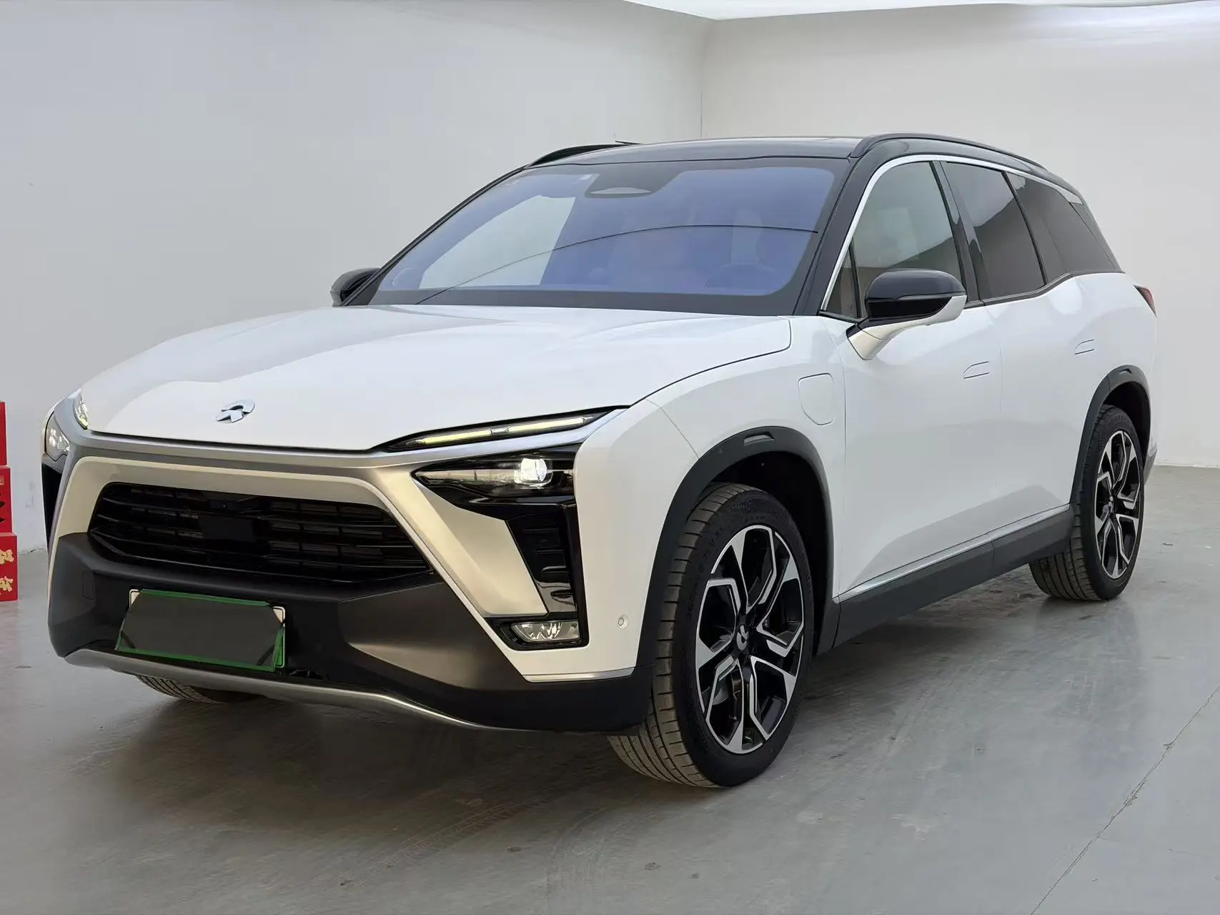 NIO ES8  из Китая
