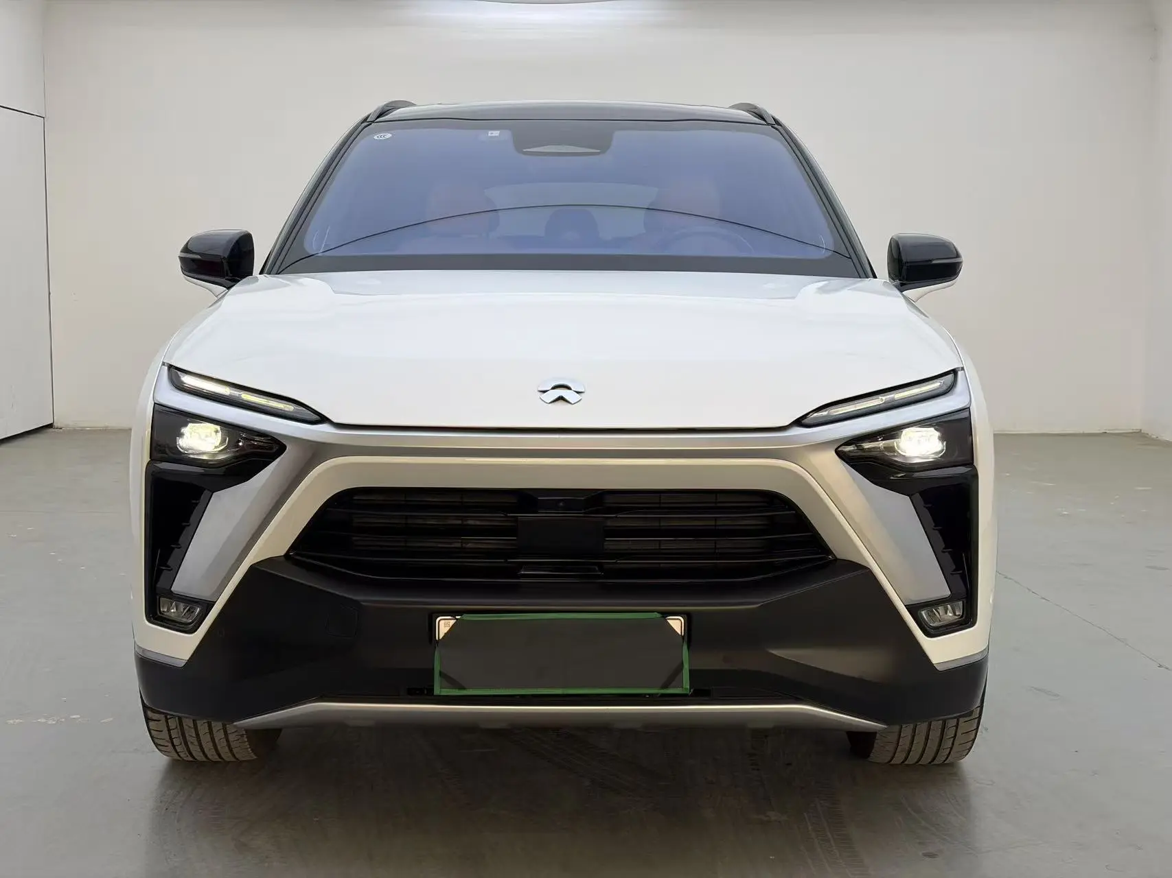 NIO ES8  из Китая